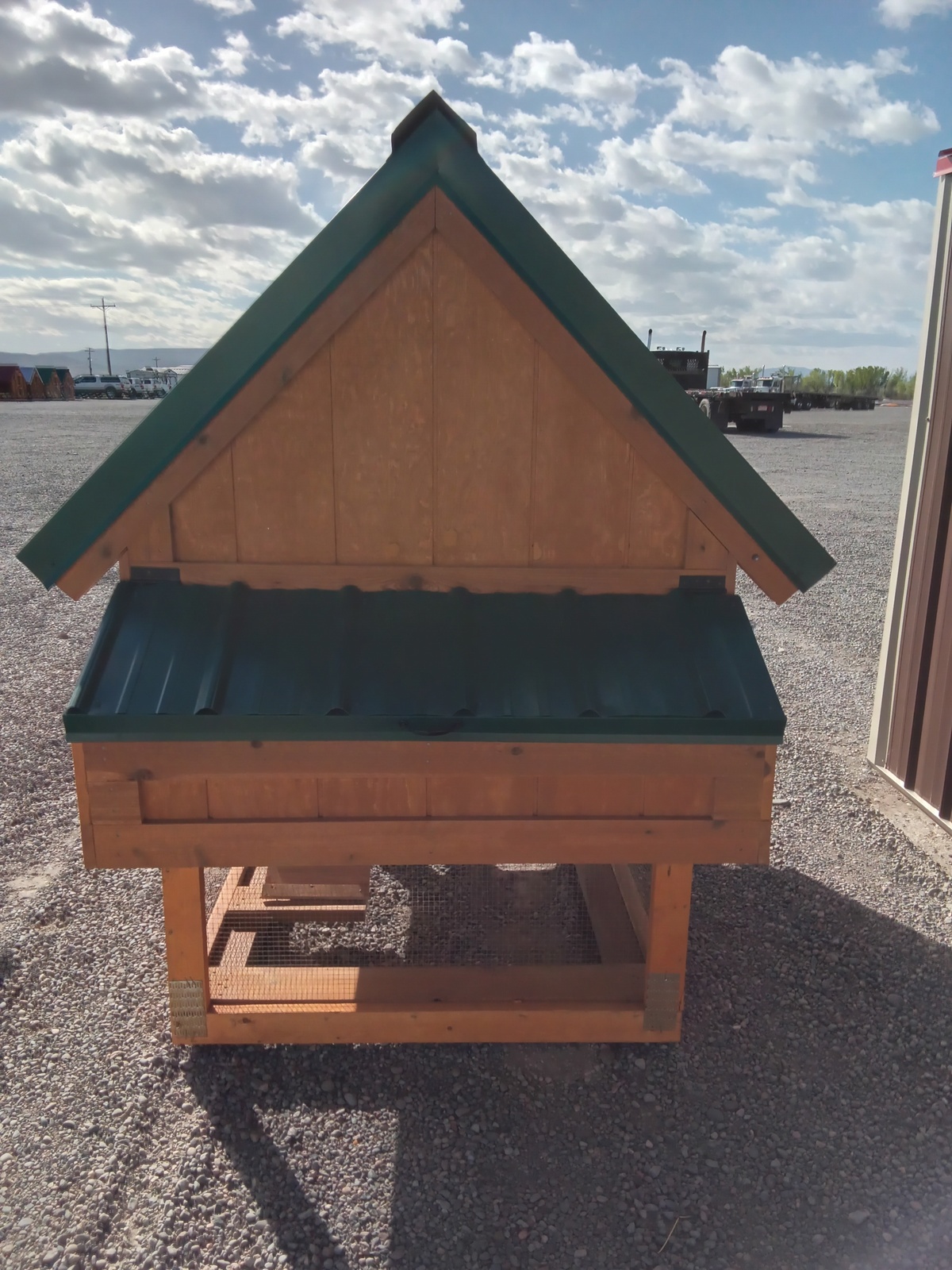 Chicken Coop - 2668