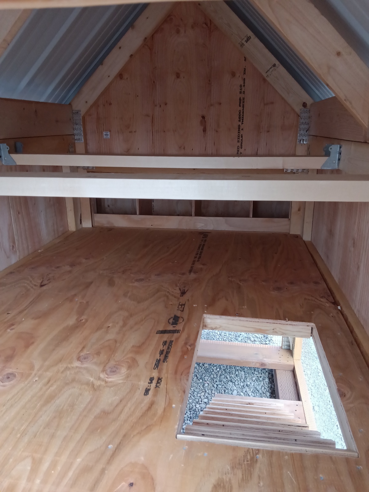 Chicken Coop - 2668