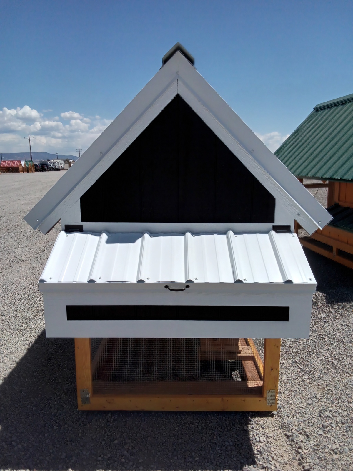 Chicken Coop - 2666
