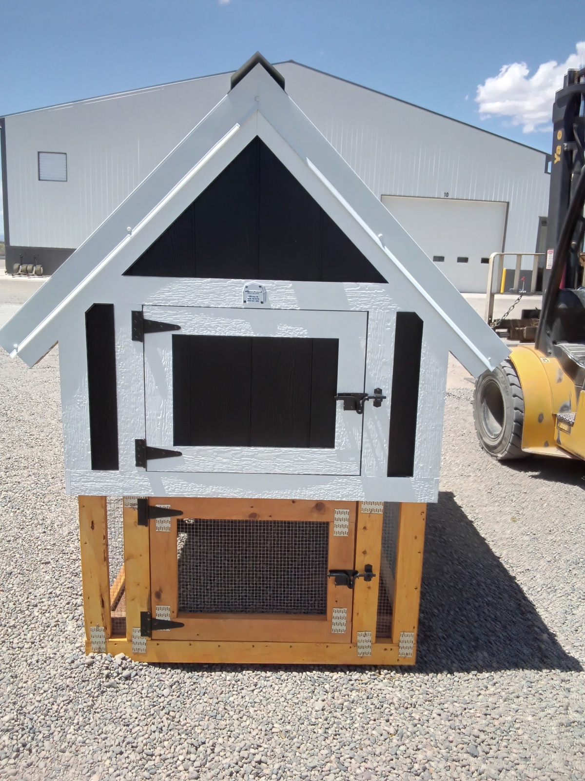Chicken Coop - 2666