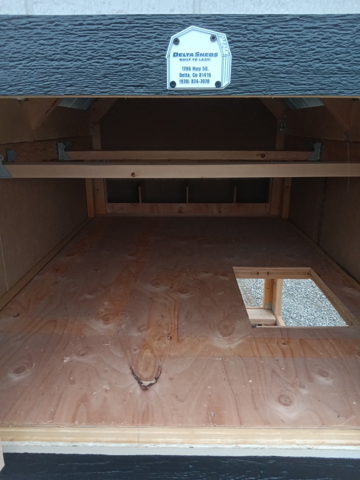 Chicken Coop - 3102