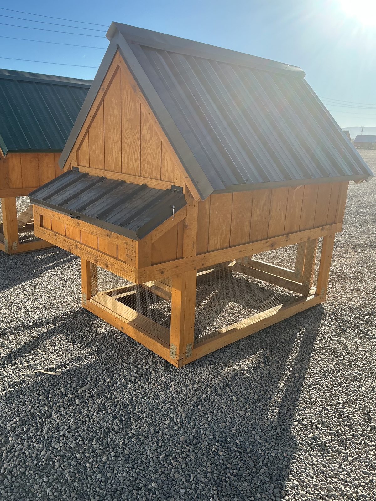 Chicken Coop - 3203